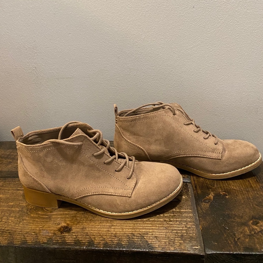 Brand - Makalu.  Tan ankle booties. Size 5 1/2.